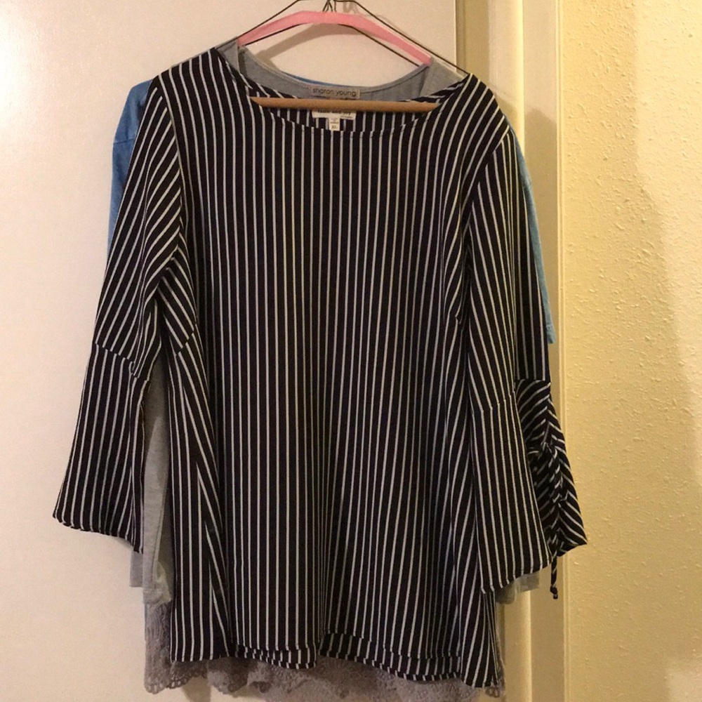 Beautiful Faith and Joy XL bell sleeve blouse